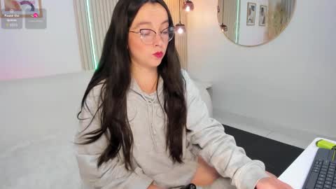 Snapshot of ana_ev chatting on November 2025 08:05:01 AM Ana online show from November 2025 08:05:01 AM