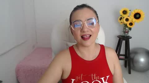Snapshot of ana_hotmilf chatting on December 2025 11:54:01 PM Ana online show from December 2025 11:54:01 PM