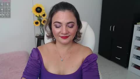 Snapshot of ana_hotmilfx chatting on December 2024 12:24:01 AM ANA online show from December 2024 12:24:01 AM