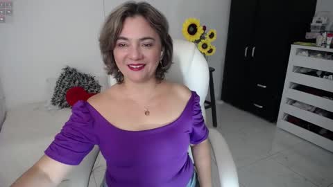 Snapshot of ana_hotmilfx chatting on March 2025 12:42:01 AM ANA online show from March 2025 12:42:01 AM