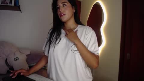 Snapshot of ana_m_ chatting on October 2025 02:17:02 AM Ana online show from October 2025 02:17:02 AM