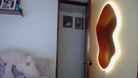 Snapshot of ana_m_ chatting on October 2025 09:33:01 AM Ana online show from October 2025 09:33:01 AM