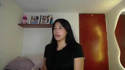 Snapshot of ana_m_ chatting on November 2025 02:58:02 AM Ana online show from November 2025 02:58:02 AM