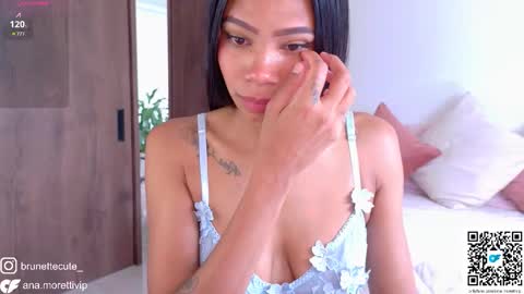 Snapshot of ana_moretti chatting on February 2026 04:07:02 PM ana_moretti online show from February 2026 04:07:02 PM