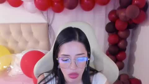 Snapshot of ana_ruuh chatting on January 2025 07:05:01 PM Im anna but you can call me as you want online show from January 2025 07:05:01 PM