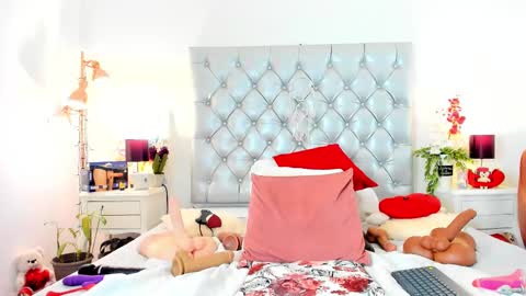 Snapshot of anaa_bellaa chatting on March 2025 04:17:02 PM anaa_bellaa online show from March 2025 04:17:02 PM