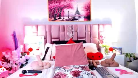 Snapshot of anaa_bellaa chatting on December 2025 12:25:01 PM anaa_bellaa online show from December 2025 12:25:01 PM