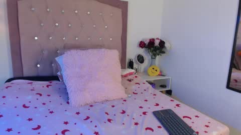 Ana Moon  online show from November 2025 05:07:02 AM