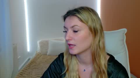 anaayss online show from February 2026 06:19:02 AM