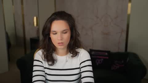 Sweet girls online show from November 2025 12:37:01 PM