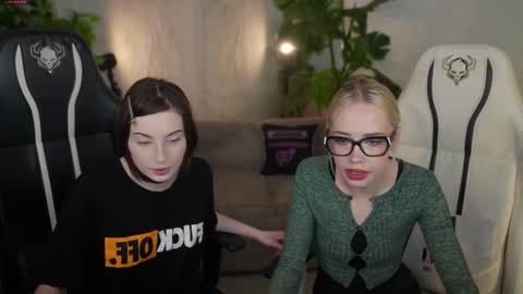 Snapshot of anabel_team054 chatting on November 2025 11:33:02 AM PLAYHARD054 online show from November 2025 11:33:02 AM