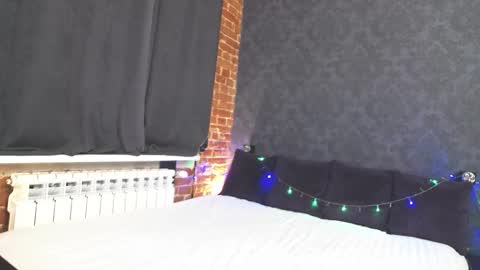 Anna online show from December 2025 12:32:01 PM