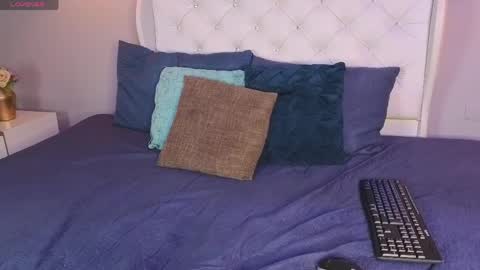 anabloom_ online show from May 2026 07:11:01 PM
