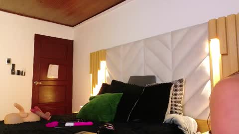 Snapshot of anaise_latif chatting on September 2025 11:35:02 AM Anaise online show from September 2025 11:35:02 AM