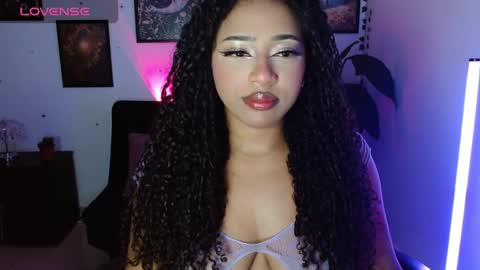 Snapshot of anakiss1 chatting on December 2025 11:43:02 PM help me to get 100 thumps up online show from December 2025 11:43:02 PM