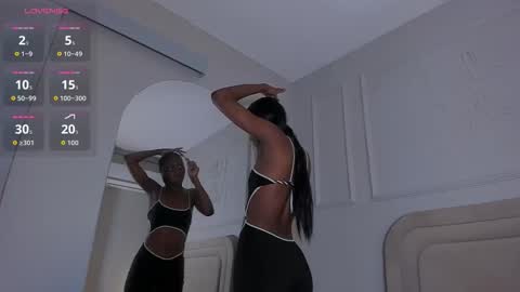 anamonroee online show from October 2025 11:36:01 AM