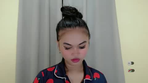 Snapshot of anaruru_ chatting on January 2025 05:35:02 PM ANA online show from January 2025 05:35:02 PM