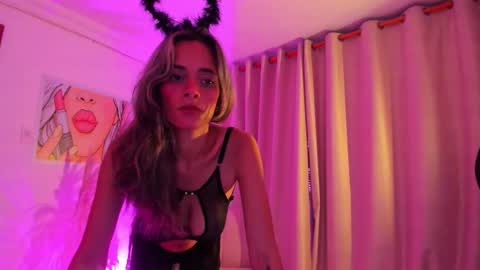 Snapshot of anaskinny chatting on October 2025 08:00:02 PM Ana online show from October 2025 08:00:02 PM