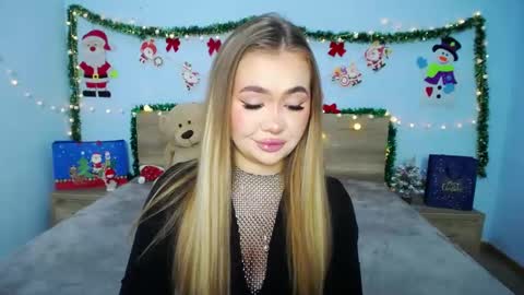 Snapshot of anastacyyellig chatting on December 2024 08:00:02 PM anastacyyellig online show from December 2024 08:00:02 PM