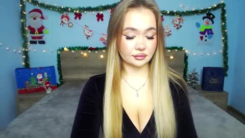 Snapshot of anastacyyellig chatting on December 2024 08:04:02 PM anastacyyellig online show from December 2024 08:04:02 PM