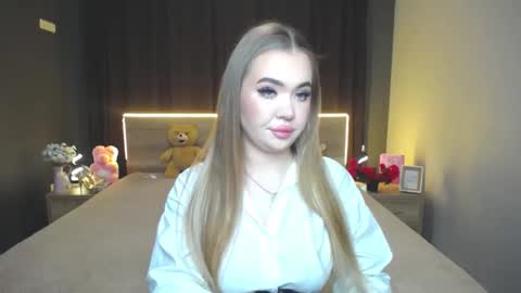 anastacyyellig online show from February 2026 09:27:02 PM