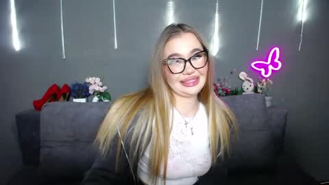 anastacyyellig online show from April 2026 08:45:02 PM