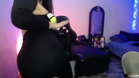 Jennyfer.... but u can say me Anastasia online show from February 2025 06:51:01 AM