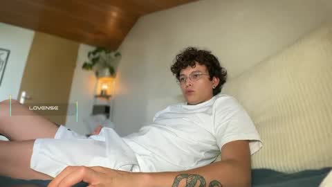 Snapshot of anddres_boss chatting on September 2025 08:49:02 AM Tell Me ANDRESS ----- online show from September 2025 08:49:02 AM