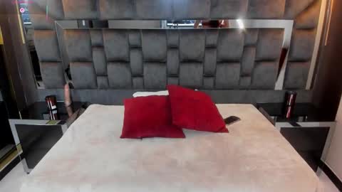 andiejones online show from September 2025 01:11:02 PM