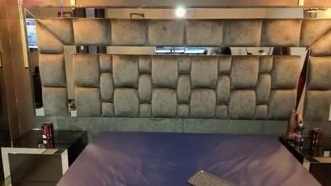 andiejones online show from November 2025 12:38:02 PM