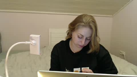 Andorphin online show from January 2025 06:19:01 PM