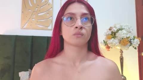 Andra Cyrus online show from September 2025 11:33:01 AM