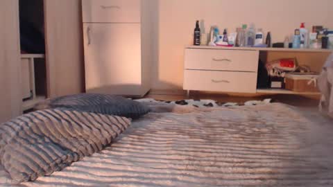 Andra online show from September 2025 07:47:01 PM