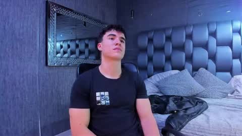 Snapshot of andre_parker chatting on January 2025 11:06:01 PM Andre Parker online show from January 2025 11:06:01 PM