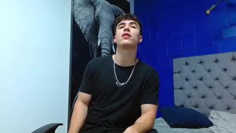 Snapshot of andre_parker chatting on January 2025 11:35:02 PM Andre Parker online show from January 2025 11:35:02 PM