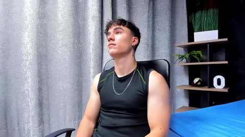 Snapshot of andre_parker chatting on January 2025 04:03:01 AM Andre Parker online show from January 2025 04:03:01 AM