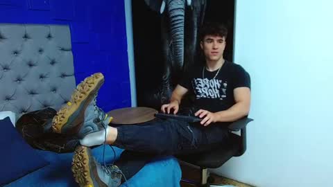 Snapshot of andre_parker chatting on February 2025 11:45:01 PM Andre Parker online show from February 2025 11:45:01 PM