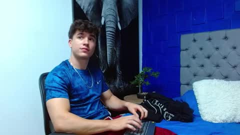 Snapshot of andre_parker chatting on February 2025 02:12:02 AM Andre Parker online show from February 2025 02:12:02 AM