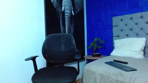 Snapshot of andre_parker chatting on February 2025 11:44:02 PM Andre Parker online show from February 2025 11:44:02 PM