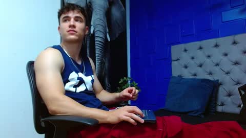 Snapshot of andre_parker chatting on March 2025 11:46:01 PM Andre Parker online show from March 2025 11:46:01 PM