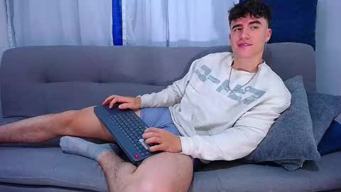 Snapshot of andre_parker chatting on November 2025 12:11:02 AM Andre Parker online show from November 2025 12:11:02 AM