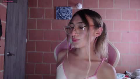 Andrea  online show from December 2025 04:44:01 PM