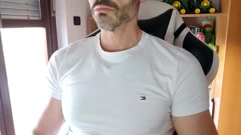 Snapshot of andrea_feetlover chatting on May 2026 02:33:02 PM andrea_feetlover online show from May 2026 02:33:02 PM