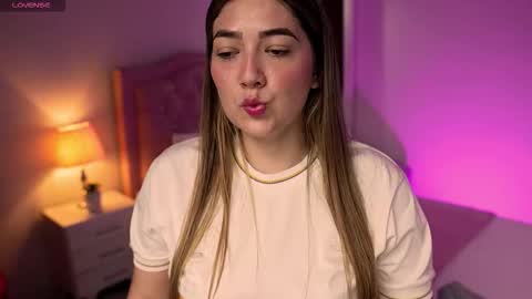 Andrea online show from October 2025 08:51:02 PM