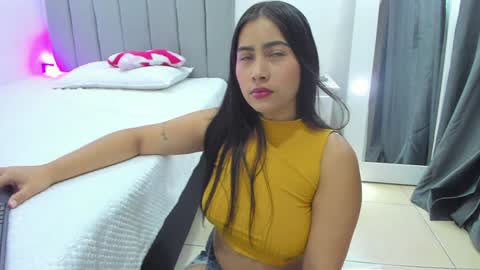  Andrea  online show from January 2025 12:52:01 PM