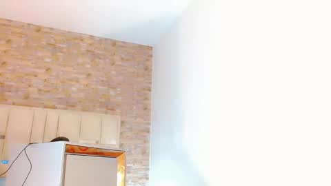 ANDREINA online show from April 2026 03:00:01 AM