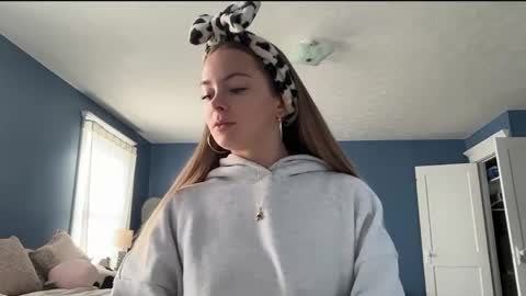 Snapshot of andreaelizabethxo chatting on October 2025 01:25:02 PM Andrea Elizabeth online show from October 2025 01:25:02 PM