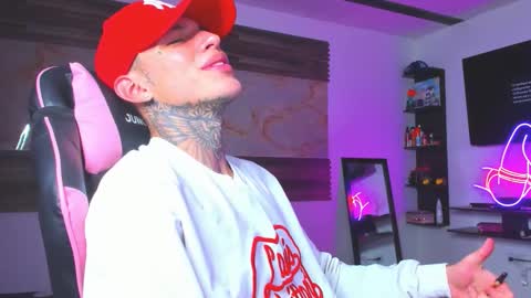 andrees_s online show from October 2025 11:31:02 PM