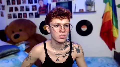 Snapshot of andreewwolffman chatting on March 2025 10:55:02 PM Andrew online show from March 2025 10:55:02 PM