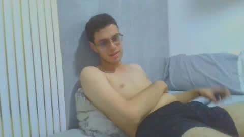 andres129494 online show from December 2025 02:08:02 AM